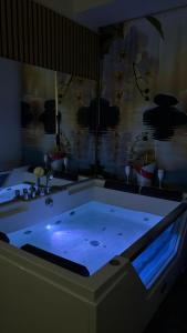 Foria Rooms