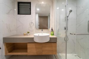Luxury 3 bedrooms apartment at the Saigon center