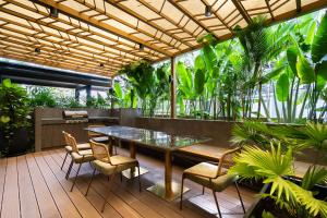 Luxury 3 bedrooms apartment at the Saigon center