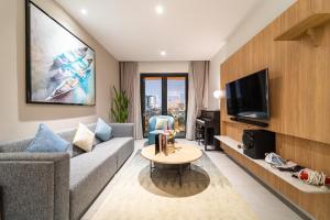 Luxury 3 bedrooms apartment at the Saigon center