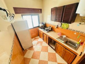 Family appartement 1 Min Walk to Corniche partiel seaview