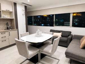 Depa 2 habitaciones con vista al rio cerca a malecon