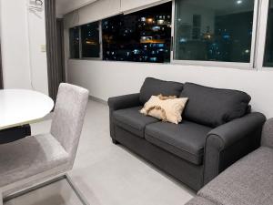 Depa 2 habitaciones con vista al rio cerca a malecon