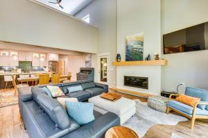 Waterfront Home on Lake Hartwell w Dock Access