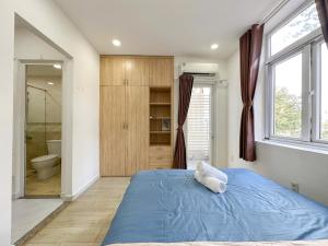 Hoang Sa Riverside Retreat