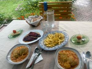 Konaci Očeva Zemlja Vikendica i Bungalovi