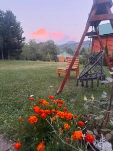 Konaci Očeva Zemlja Vikendica i Bungalovi