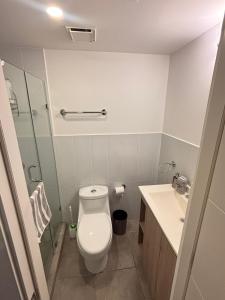 Moderno apartamento en Zona 10 Edificio FIAME