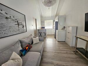 Private 1BR Apartment Near Airport