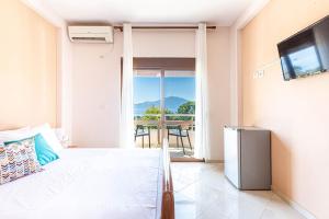 Radhima Res 10 - Double Room, Sea View