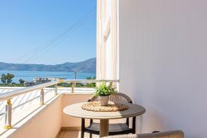 Radhima Res 15 - One Bedroom Apt, Sea View