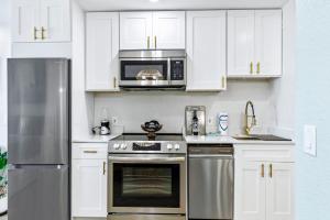 #216 Ocean View Efficiency King with Full Kitchen