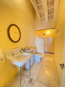 Villa de 6 habitaciones en el casco antiguo con piscina y vistas al mar