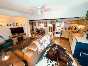 KC Hideaway: Walkable to Nelson, Streetcar & Plaza
