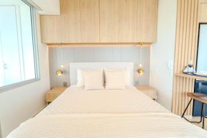 Moderno Apartasuit, vista al mar con dos balcones