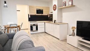 Castle & Old Town Center 2-Room Apt