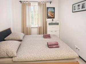 Castle & Old Town Center 2-Room Apt