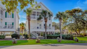 Steps to Beach! 4BR- 4BA En-Suite, Pool, Sleeps 14