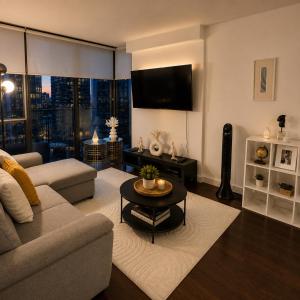 Cozy Bright 1BR with millions city views