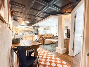 KC Hideaway: Walkable to Nelson, Streetcar & Plaza