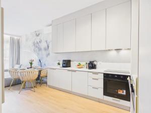 Sand & Sky Premium Apartment Terrace & SPA by Solarento