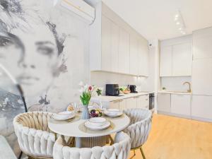Sand & Sky Premium Apartment Terrace & SPA by Solarento