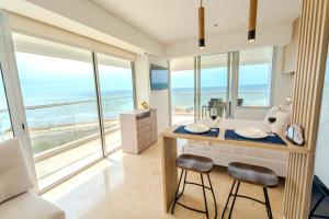 Moderno Apartasuit, vista al mar con dos balcones
