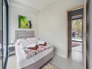2-story holiday home with a garden and a pool