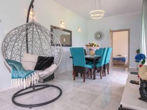 Luxurious holiday home with swimming pool