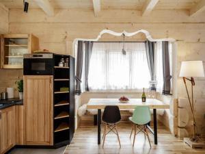 Highlander holiday home with a fireplace, Zakopane