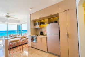 AS1309 Cartagena Beach Resort with ocean views