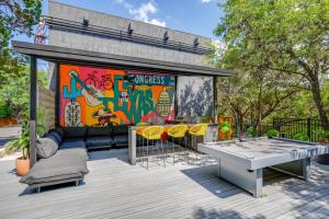 Prime SoCo cozy studio w laundryWiFi 7 Min to DT