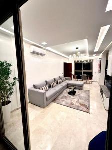 Charming 2 Rooms Garden Retreat with Shared Pool