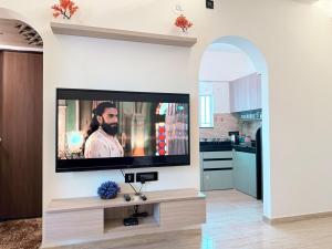 Vrush Home