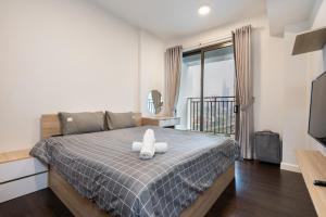 best price 2 bedrooms apartment at Rivergate residence building
