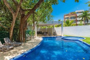 Entire House- 3BR with Private Roof Top Deck