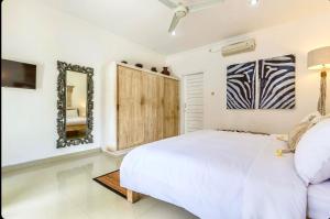 Villa Pucuk Harum 3BDR Seminyak, Petitenget