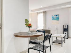 Simply Look Apartment Studio at Azalea Suites By Travelio