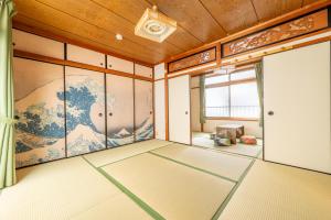 忍舎 Ninja -静かな路地に佇む築70年の伝統的な古民家-