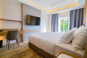 Harmoni One Convention Hotel and Service Apartments