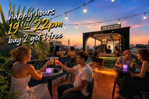 Hanoi Loopers Hostel & Rooftop Bar