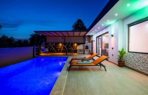Villa eyfel luxury holiday with private pool