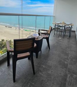 Elessa Beachfront Apartment Ocean Views in Morros