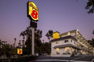 Super 8 by Wyndham San Diego Hotel Circle