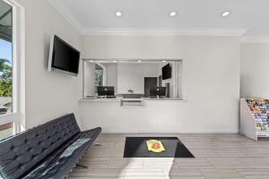 Super 8 by Wyndham San Diego Hotel Circle