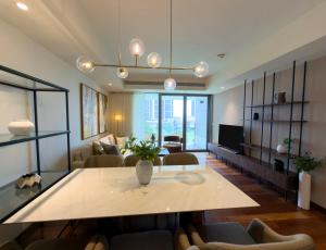 Luxury 2 bed lake and sea view at Cinnamon Life Residence