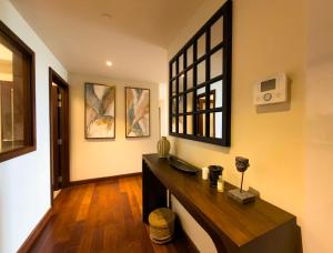 Luxury 2 bed lake and sea view at Cinnamon Life Residence