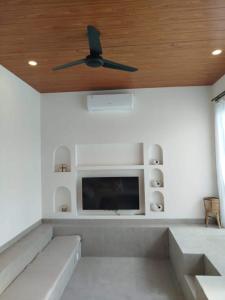 2 br Mediterranean House with private pool