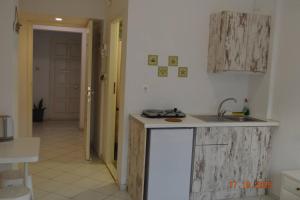 Small studio with balcony, pool and beach in 100m
