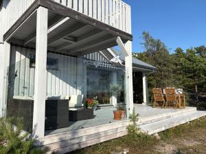 Romantic beach cottage